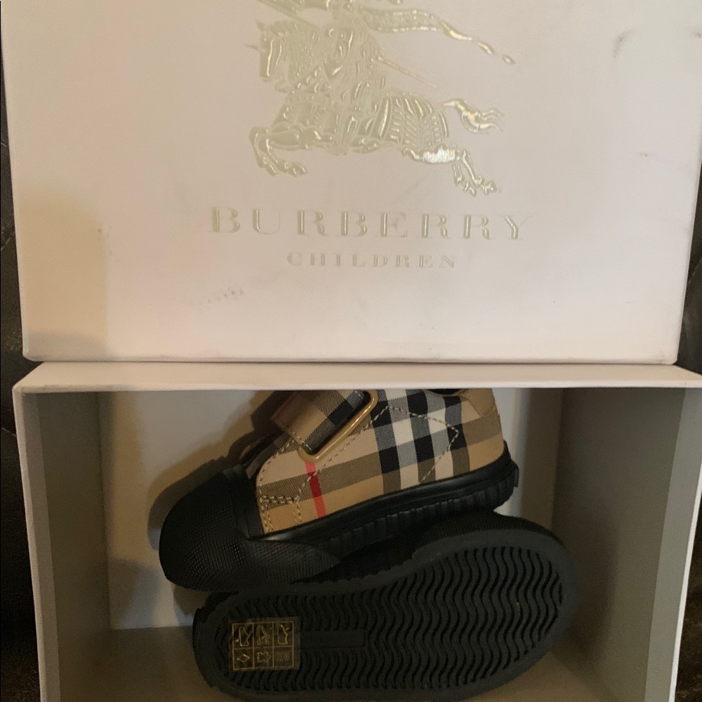 I’m selling baby Burberry shoes